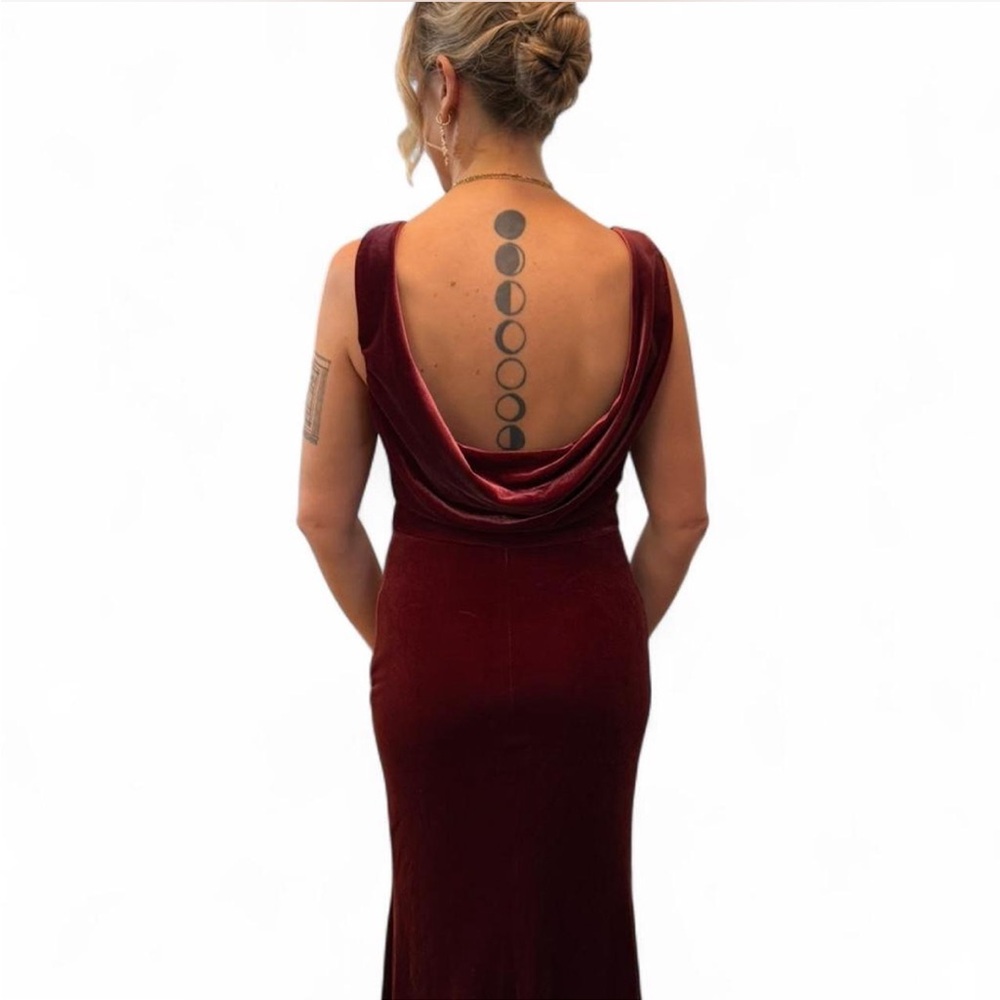 REVELRY Elegant Burgundy Evening Gown